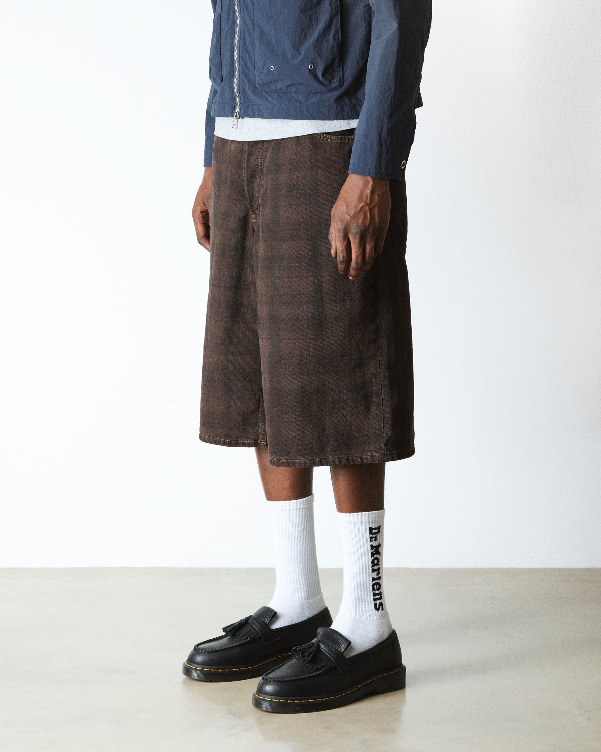 아드리안 앰버서더