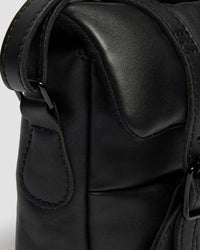 7인치 사첼 패디드 백