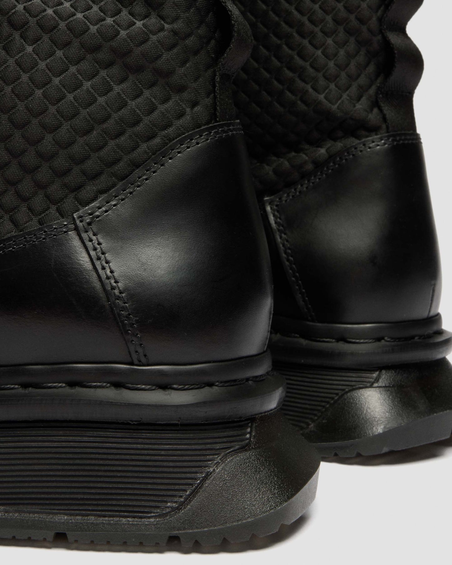 큐비스트 리거 부츠