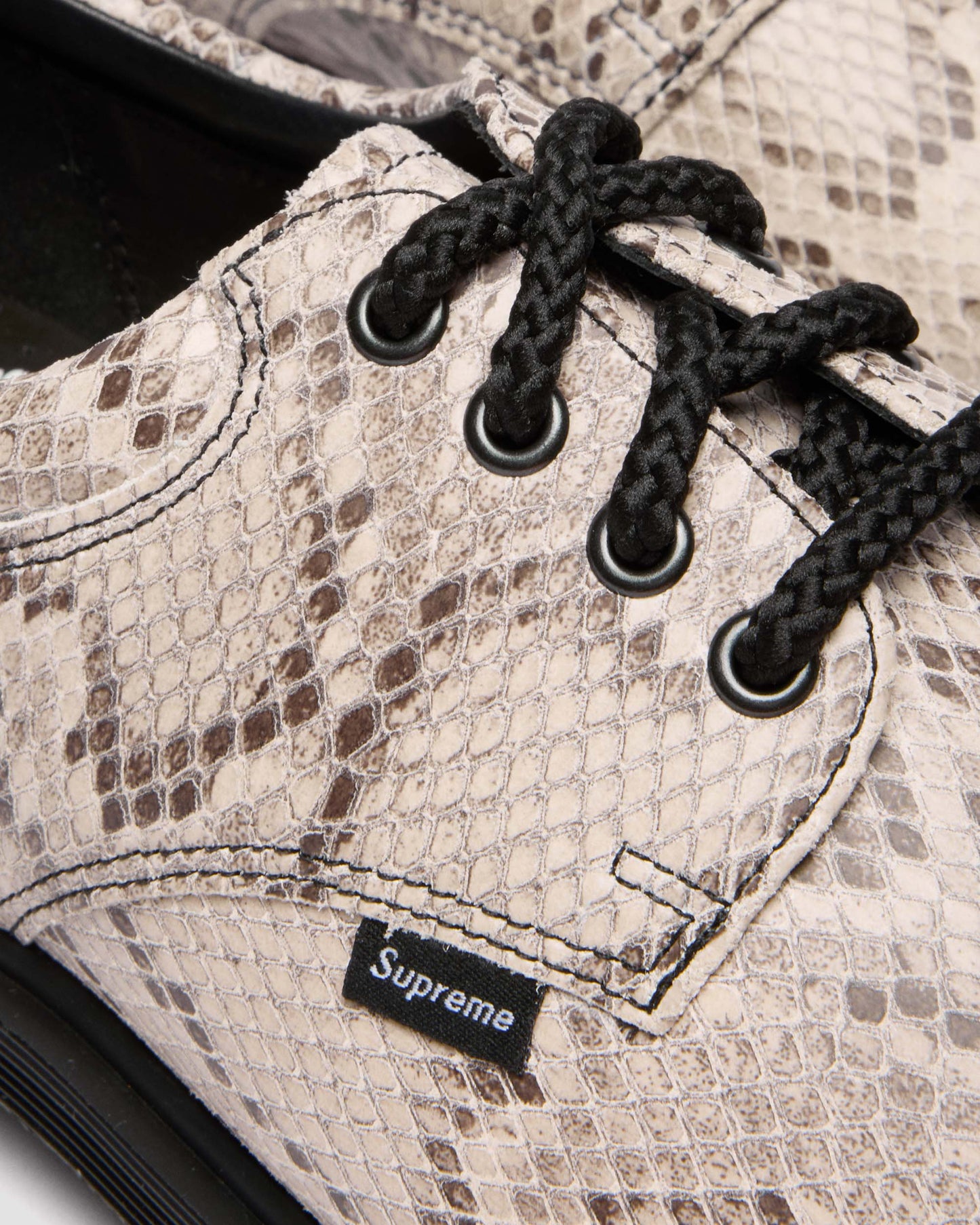 Supreme 포스탈 슈즈