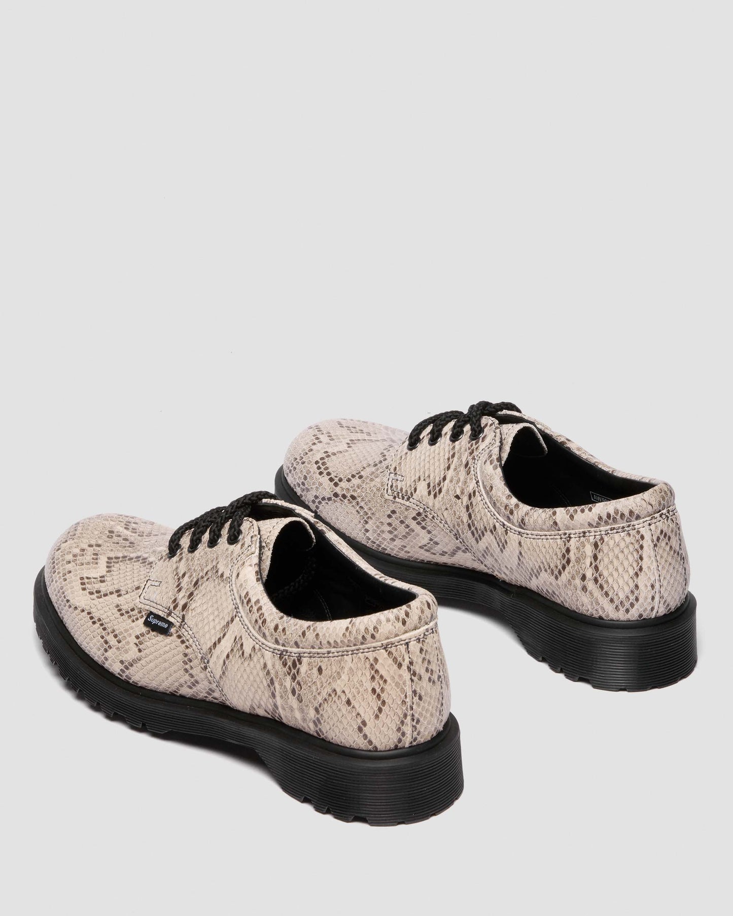 Supreme 포스탈 슈즈